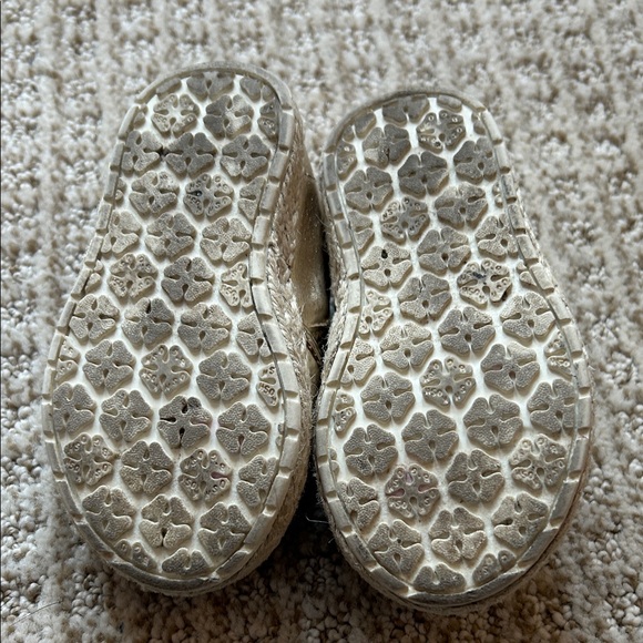 OshKosh B'gosh Gold Kids Moccasins - Picture 2 of 7